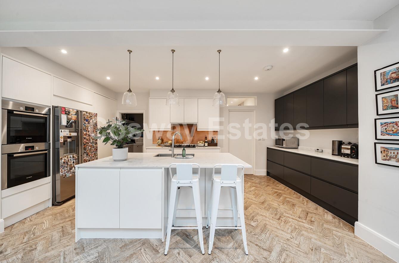 Brockenhurst Gardens, Mill Hill, NW7, London